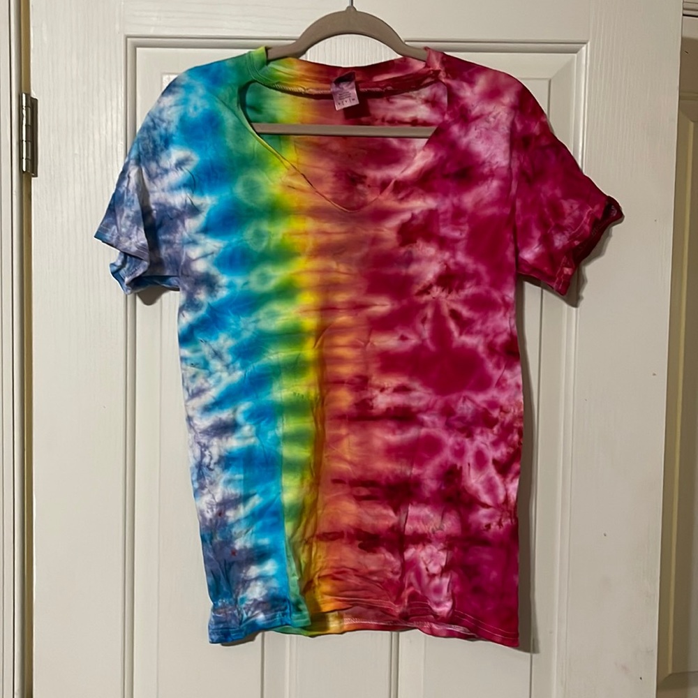 NWOT Hand crafted Tie dye multicolor short sleeves tee shirt